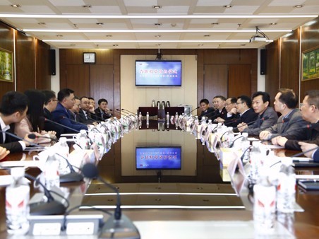 深圳ag亚娱集团集团和湖北宜化集团签署投资相助协议